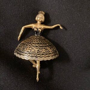 HOST PICK😀Ballerina Brooch